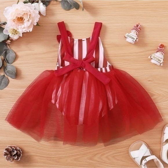 NWOT Cute Santa Ruffle Dress Size 3 to 6 months - Picture 2 of 6